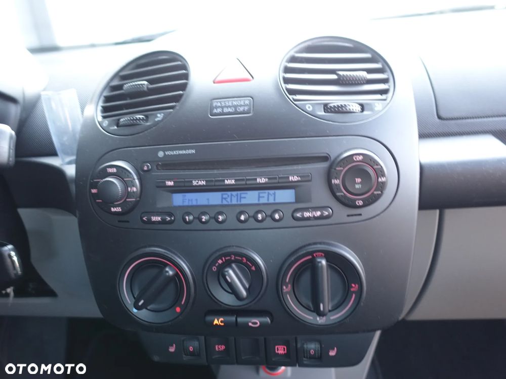 Volkswagen New Beetle Cabriolet 2.0 Automatik - 27