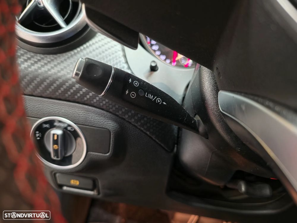 Mercedes-Benz A 200 d 7G-DCT AMG Line - 14