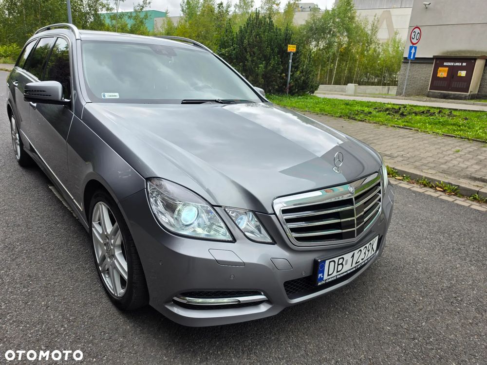 Mercedes-Benz Klasa E 350 4Matic 7G-TRONIC - 17