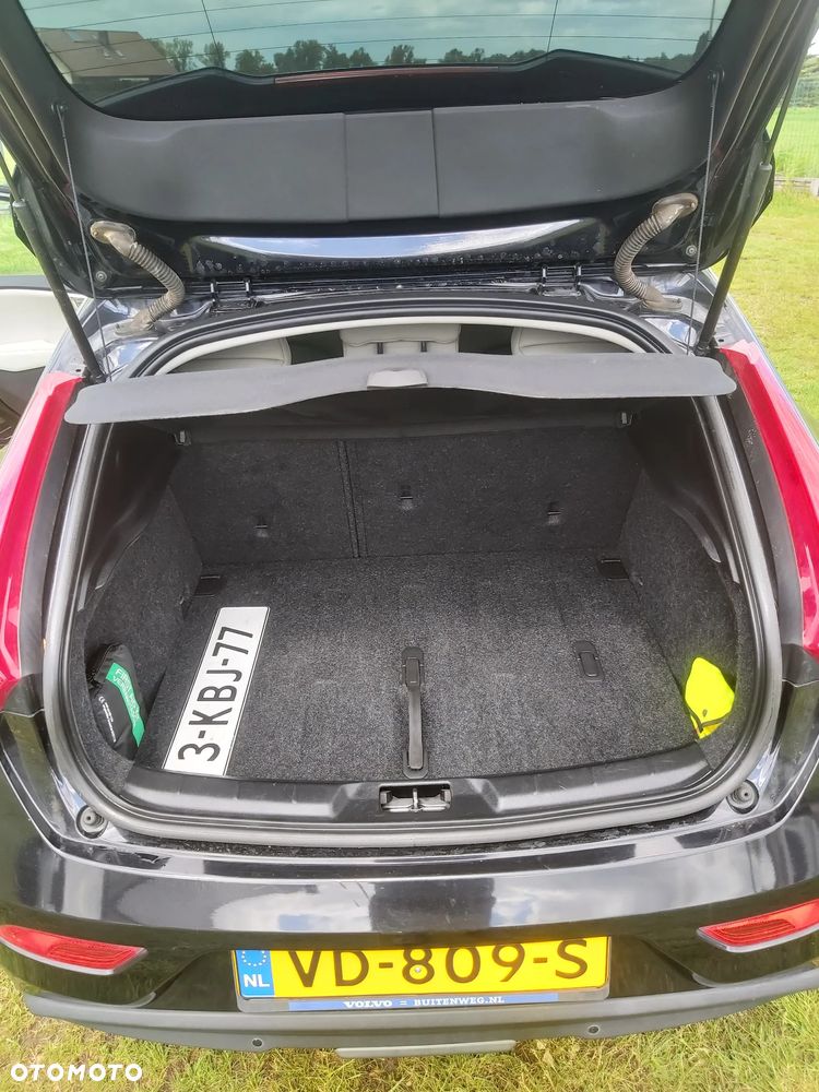 Volvo V40 D2 Summum - 34