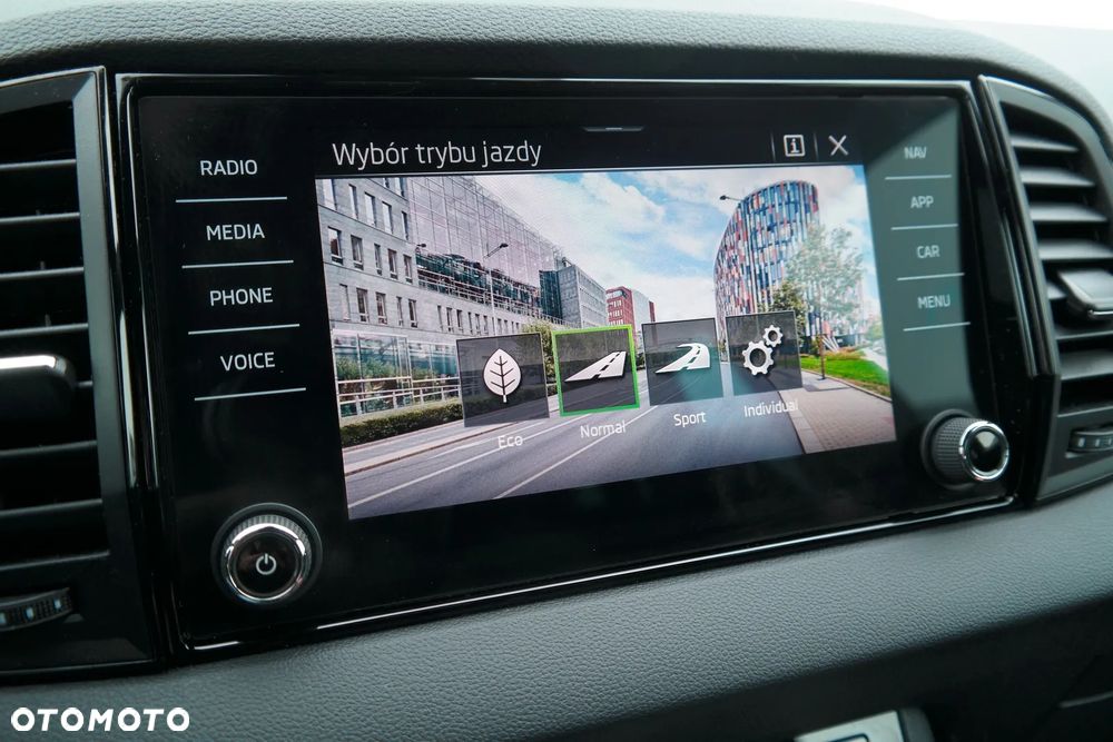 Skoda Karoq 1.5 TSI ACT Sportline DSG - 30