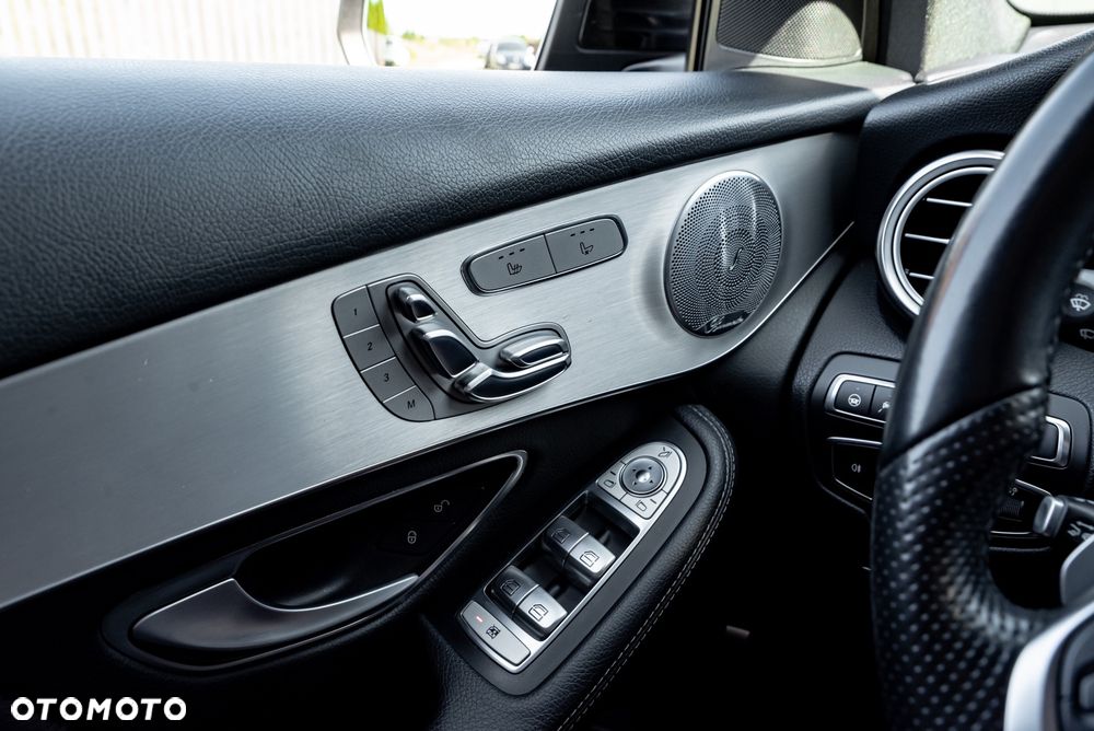 Mercedes-Benz GLC 250 4Matic 9G-TRONIC AMG Line - 27
