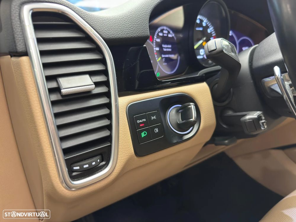 Porsche Cayenne Coupé E-Hybrid Platinum Edition - 18