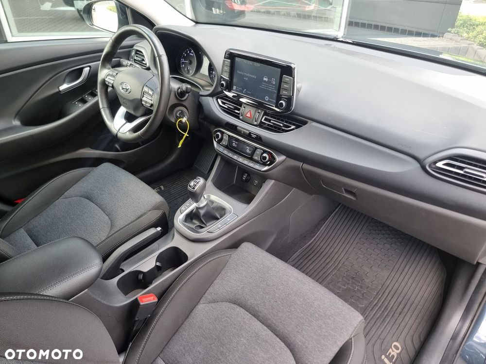 Hyundai i30 1.5 T-GDI 48V Smart - 17