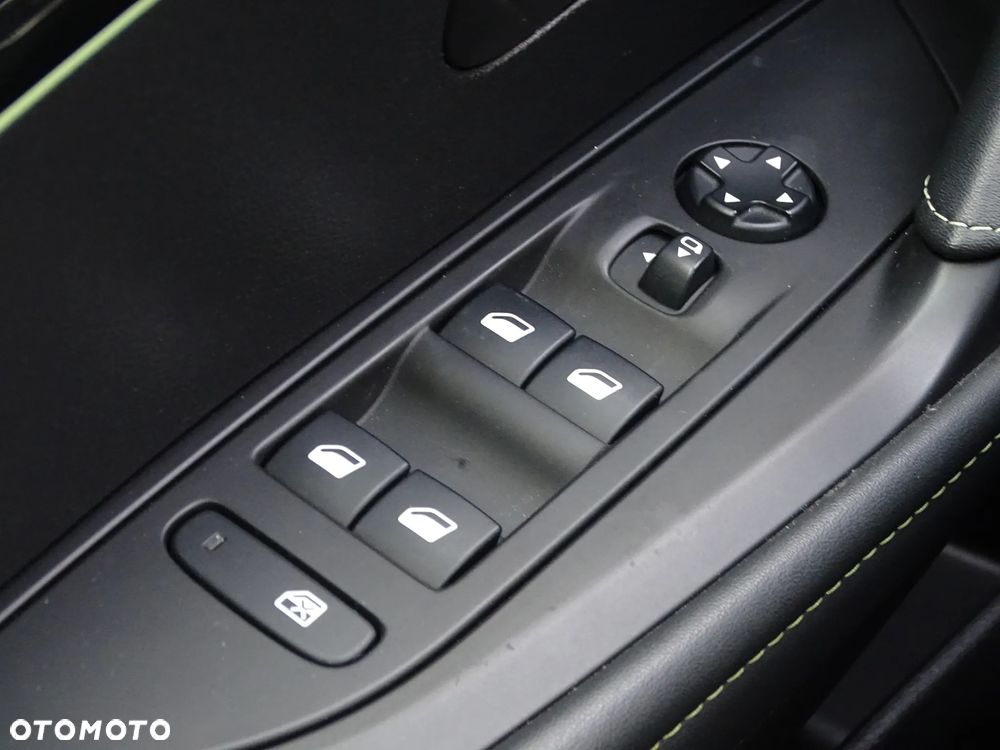 Peugeot 208 PureTech 100 EAT8 GT - 19