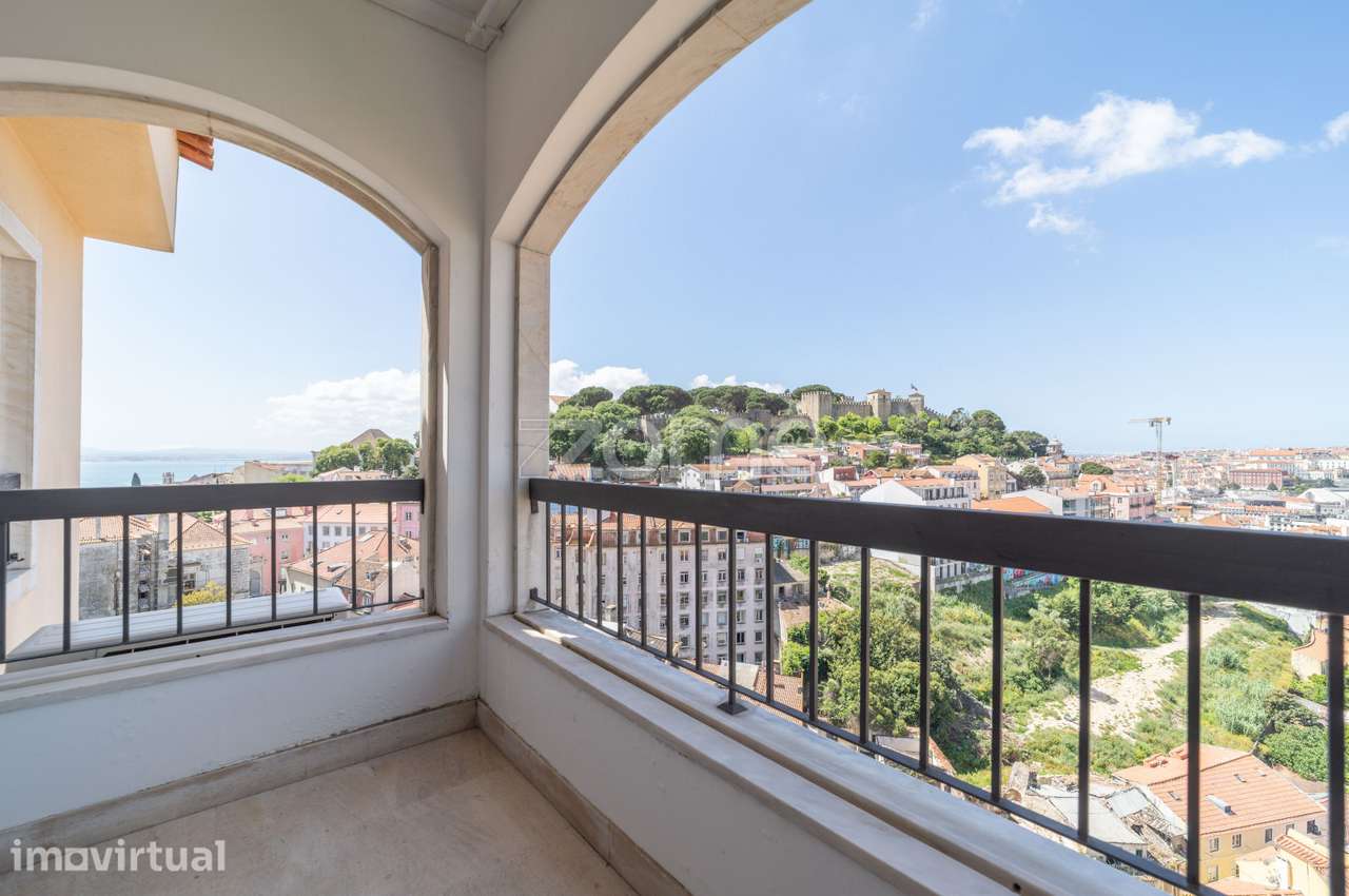 T2 com Vista Panorâmica sobre Lisboa | Graça - Grande imagem: 3/36
