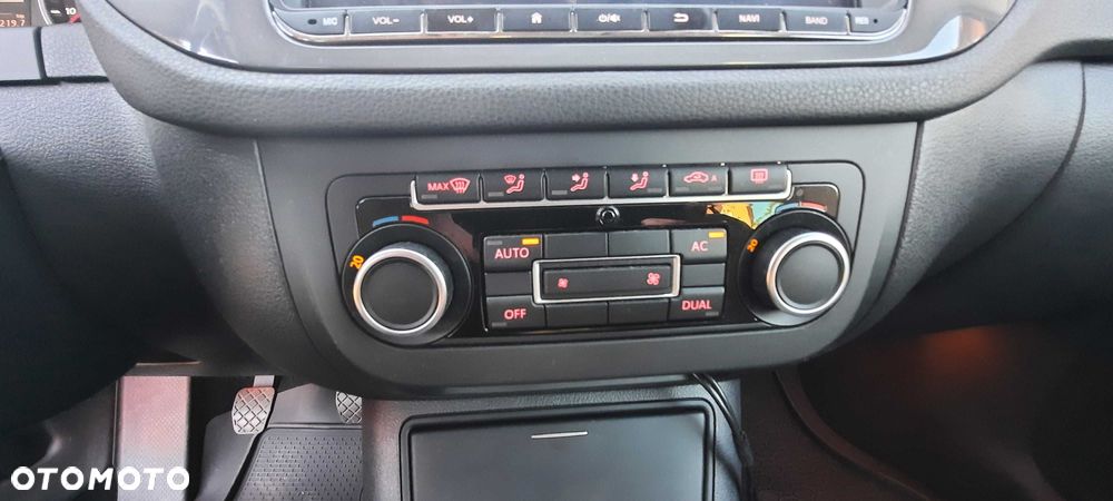 Volkswagen Tiguan - 4