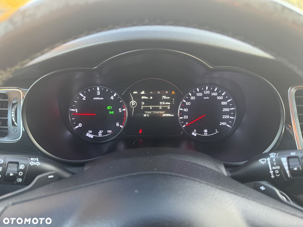 Kia Carens 1.7 CRDi L - 11