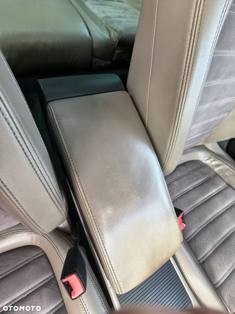 Volkswagen Passat Variant 2.0 TDI DPF 4Mot Highline - 25