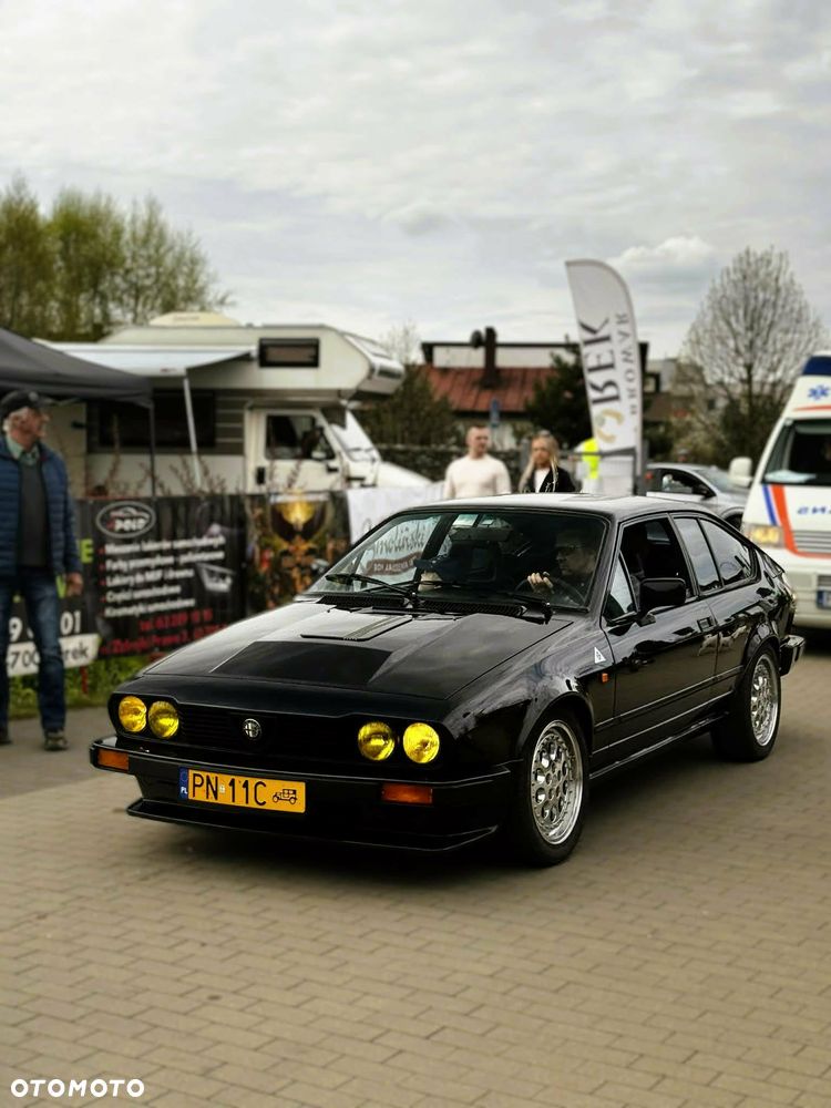 Alfa Romeo GTV - 1