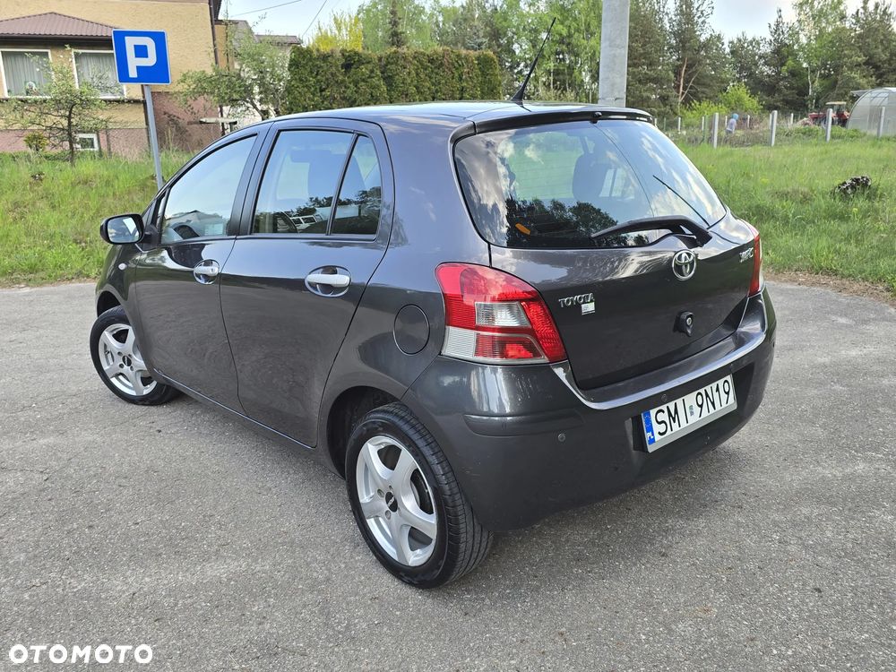 Toyota Yaris 1.33 Luna - 2