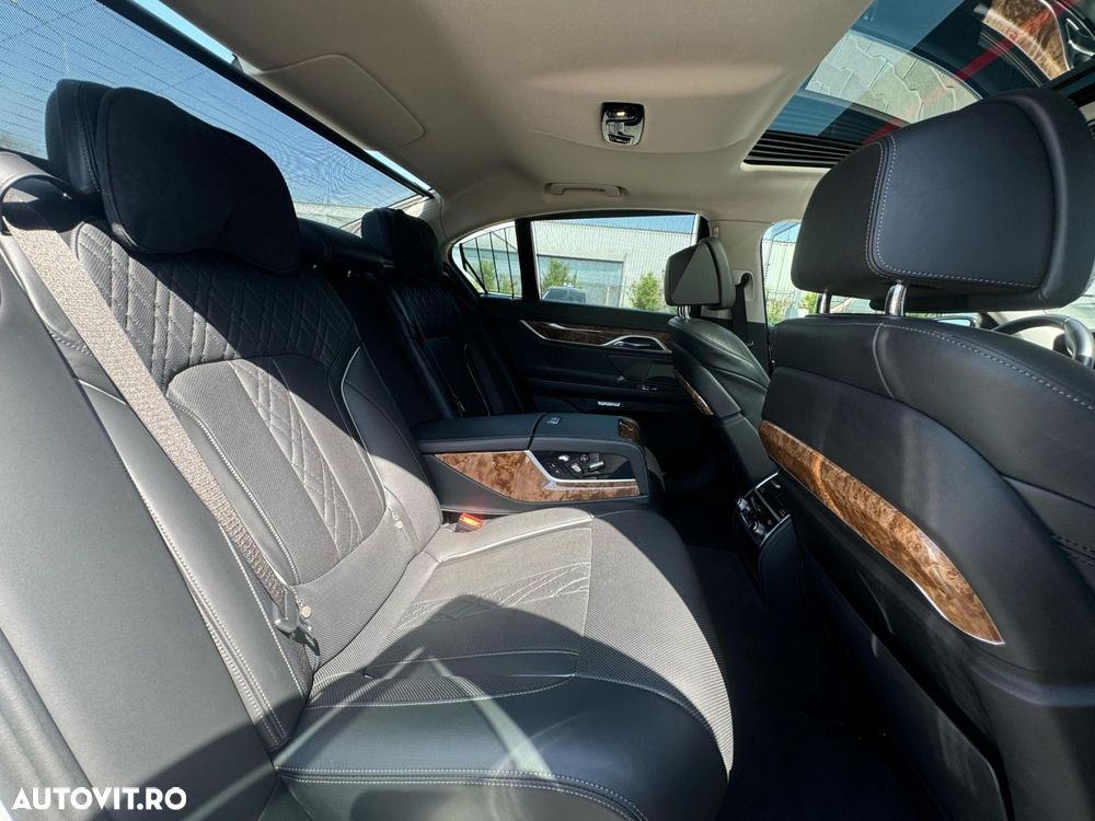 BMW Seria 7 740d xDrive - 26