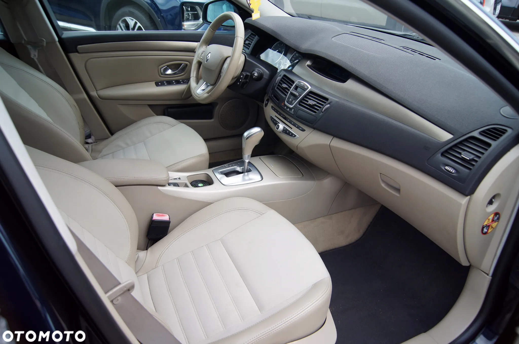 Renault Laguna dCi 150 FAP Dynamique - 14