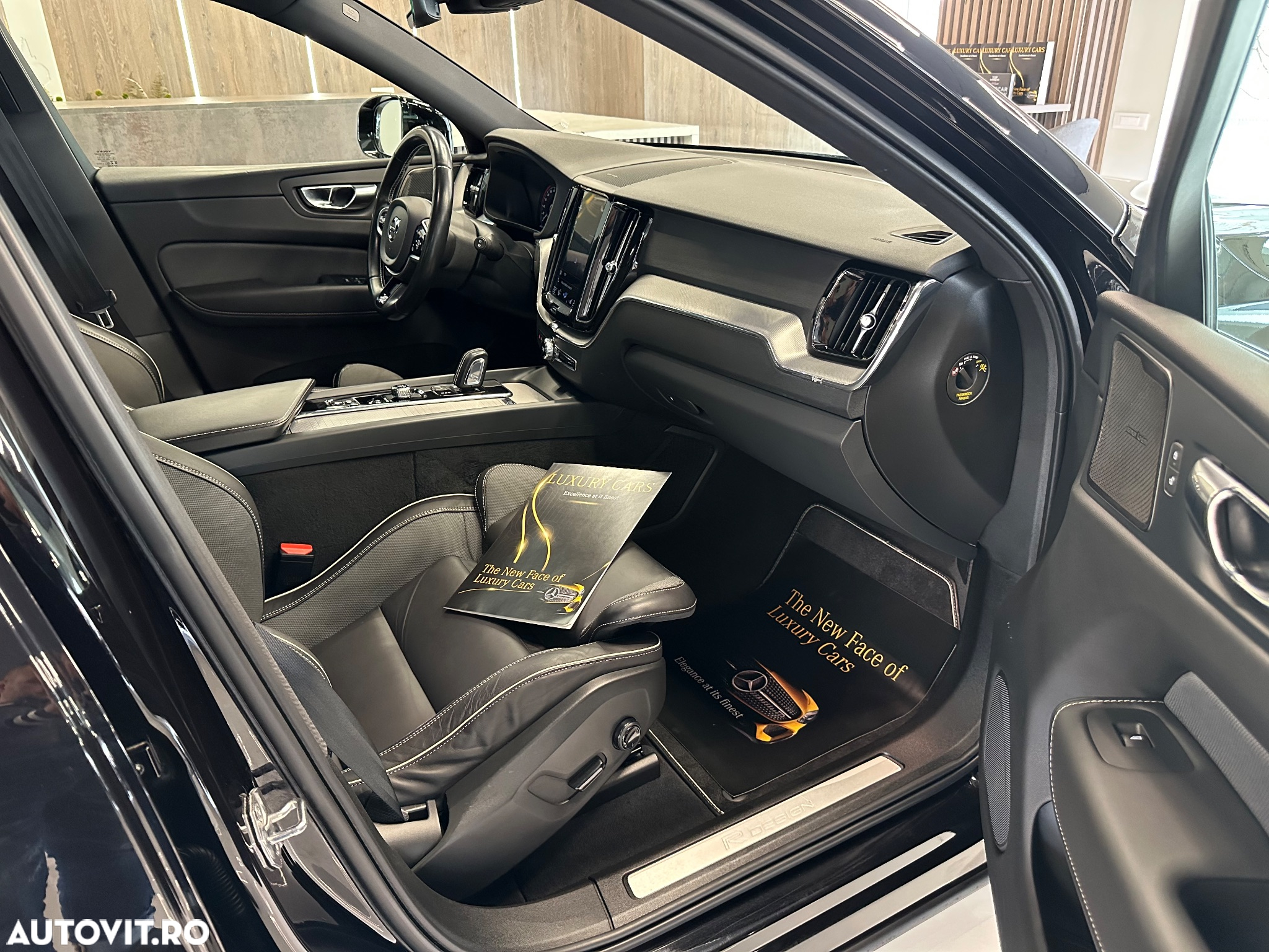 Volvo XC 60 B4 MHEV AT8 AWD R-Design - 14
