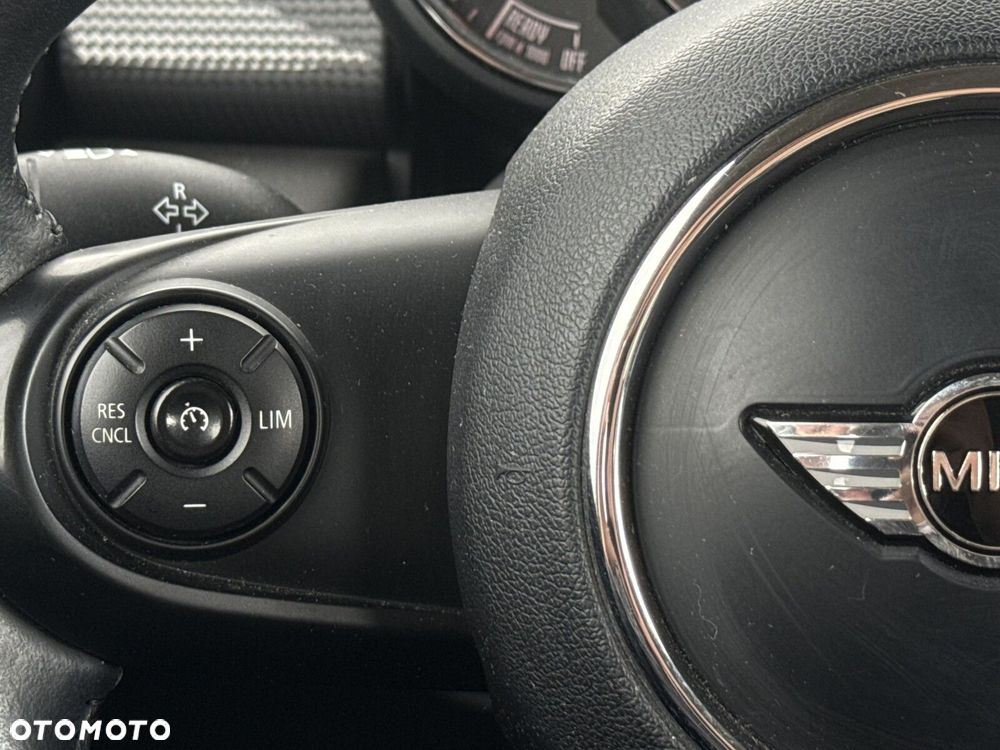 MINI Cooper Standard - 12