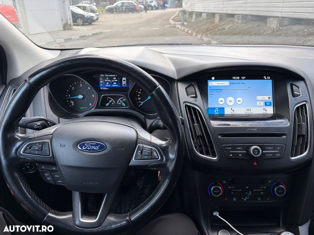 Ford Focus - 8
