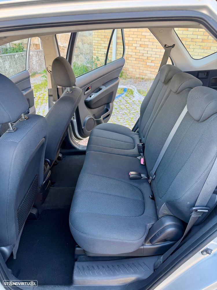 Kia Carens 2.0 CRDi EX - 24