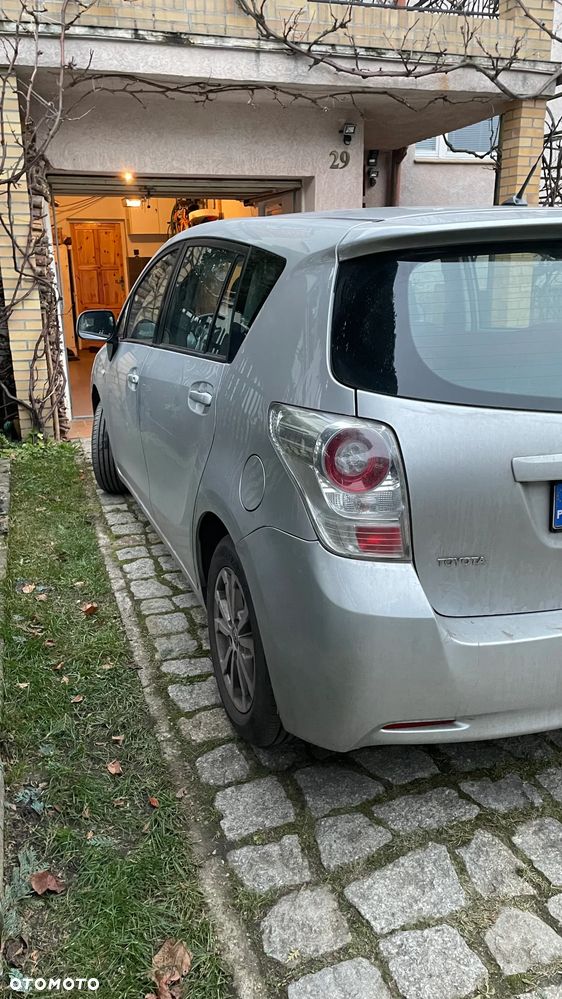 Toyota Verso 2.0 D-4D Premium - 3