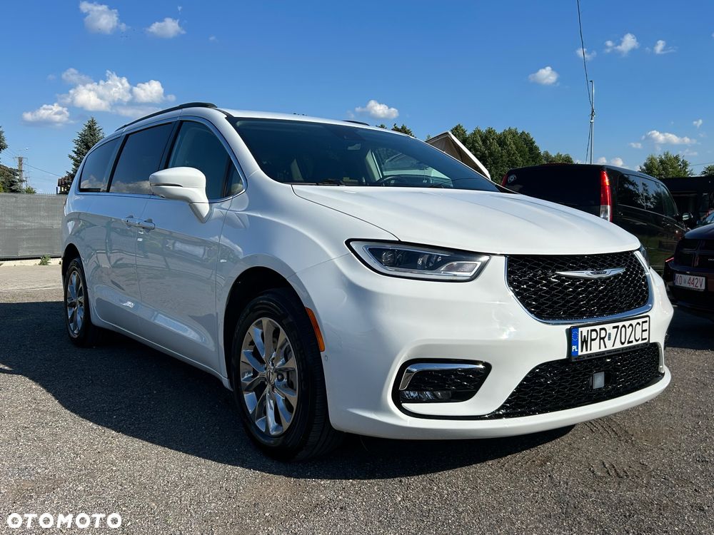 Chrysler Pacifica - 1