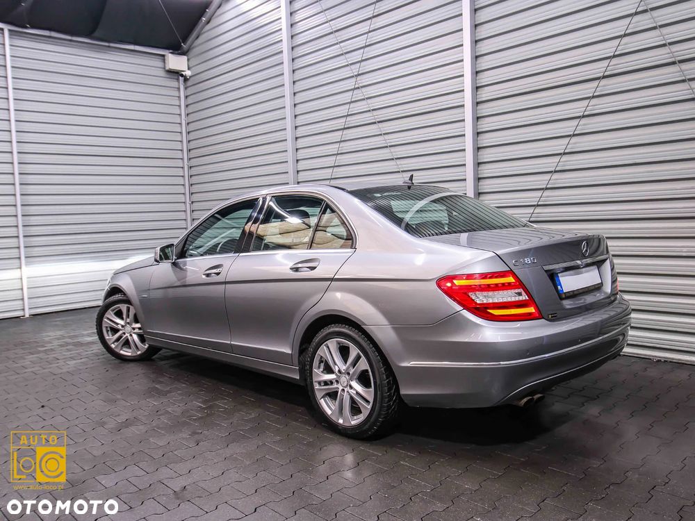 Mercedes-Benz Klasa C 180 CGI BlueEff Avantgarde - 4