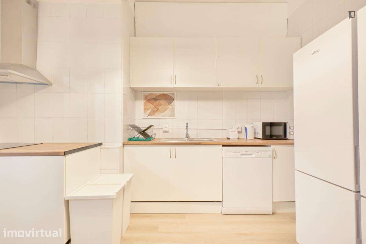 Quarto - localizado em Alameda Lisbon - Grande imagem: 2/41