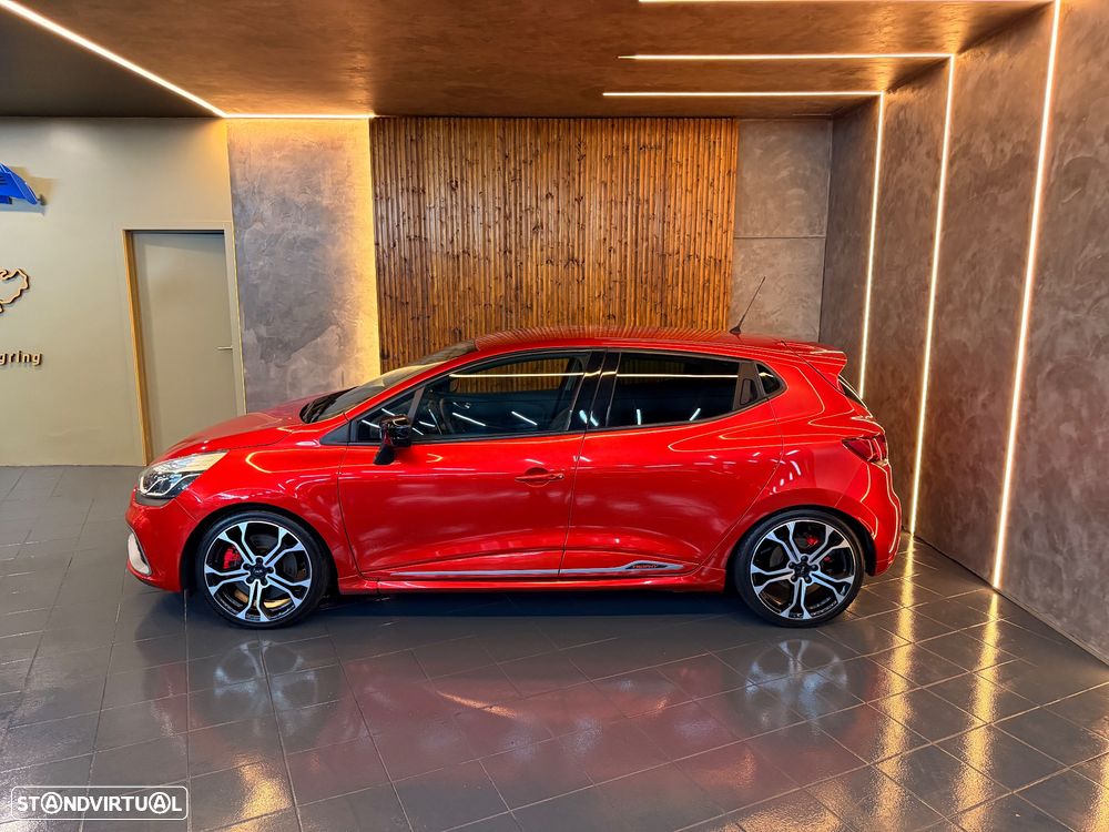 Renault Clio TCe 220 EDC R.S. Trophy - 3