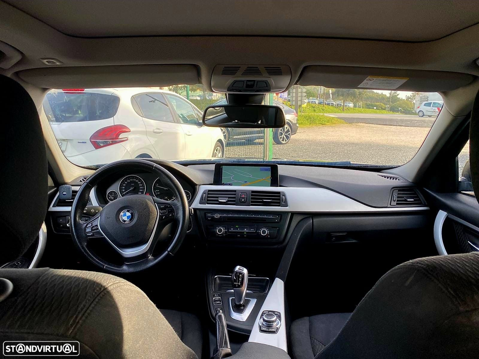 BMW 318 d Touring Auto Exclusive - 10