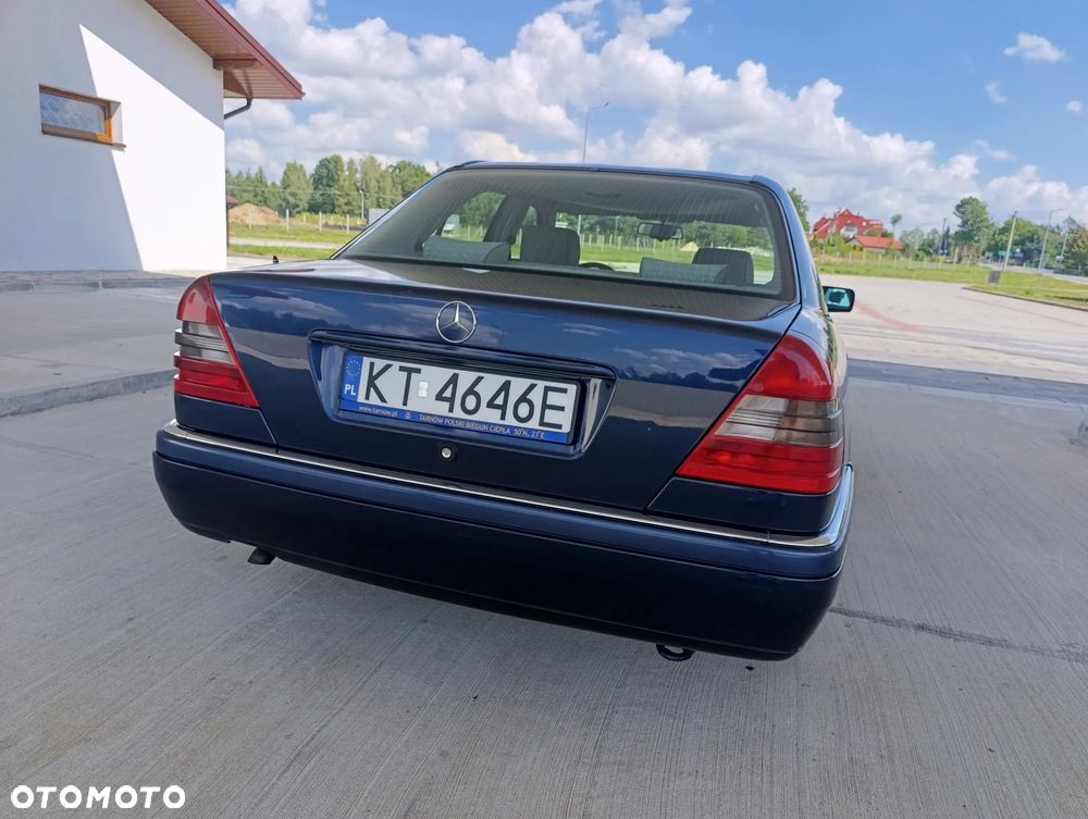 Mercedes-Benz 280 - 9
