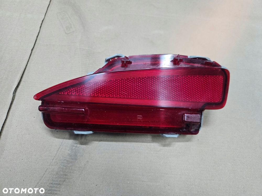 toyota yaris iii 12-13 odblask prawy zderzaka tylnego - 1