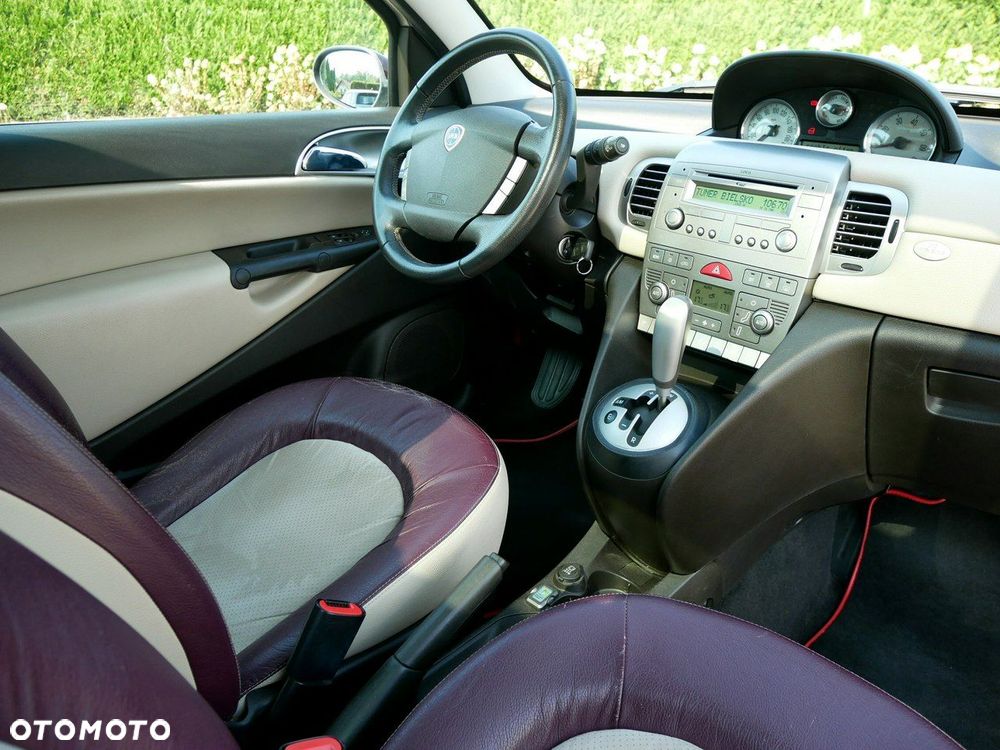 Lancia Ypsilon Y 1.4 16v Automatik Platino - 5