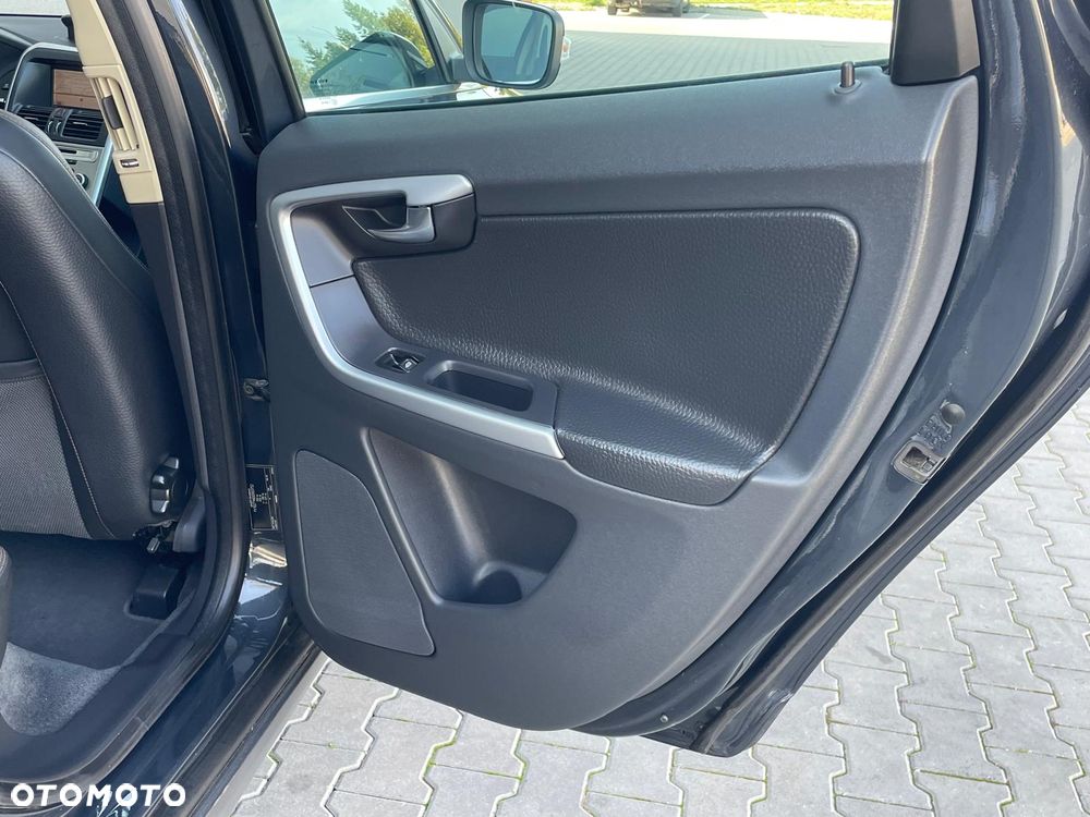 Volvo XC 60 D5 AWD Summum - 24