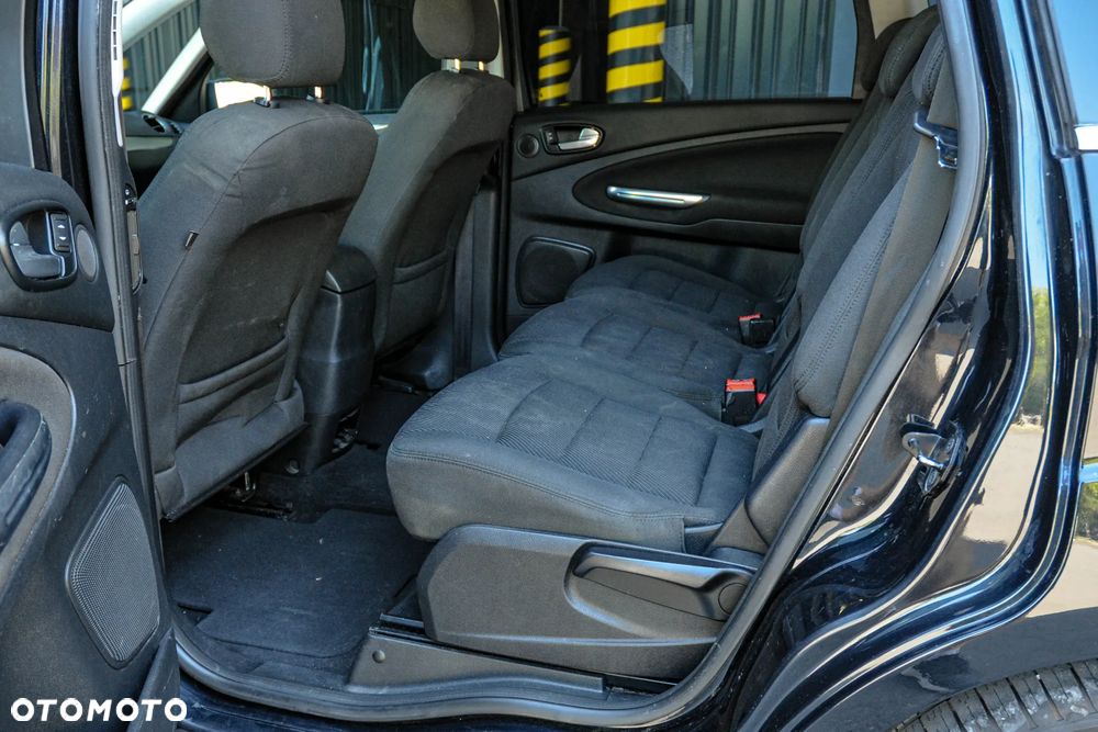 Ford S-Max - 8
