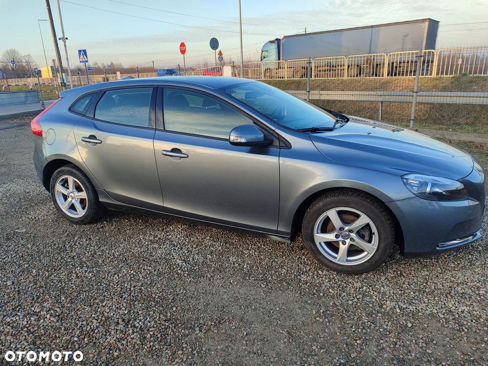 Volvo V40 D2 Momentum - 9