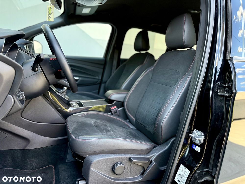 Ford Kuga 1.5 EcoBoost 2x4 ST-Line - 11
