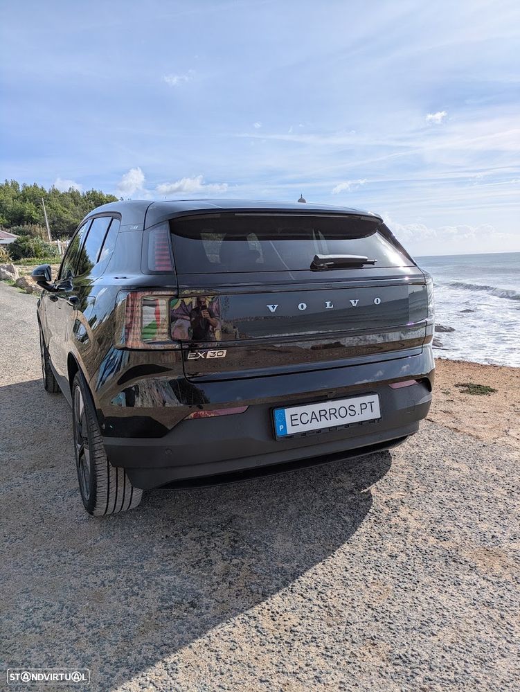 Volvo EX30 Single Motor Extended Range RWD Ultra - 10