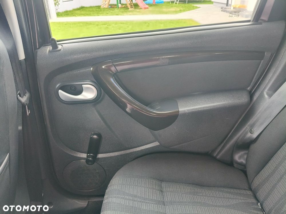 Dacia Duster 1.6 - 15
