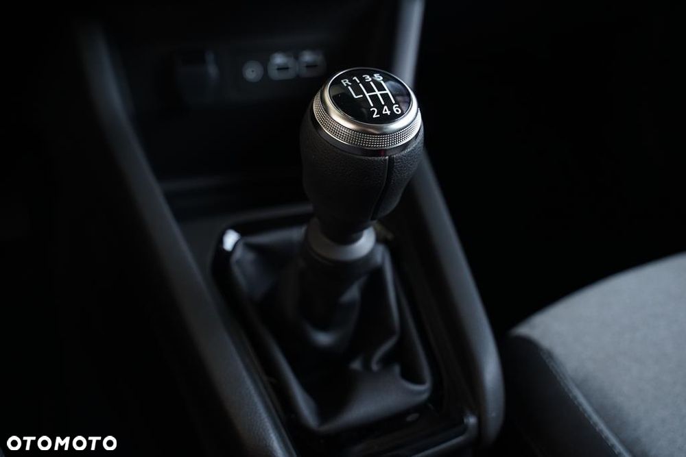 Renault Clio 1.0 TCe Evolution - 21