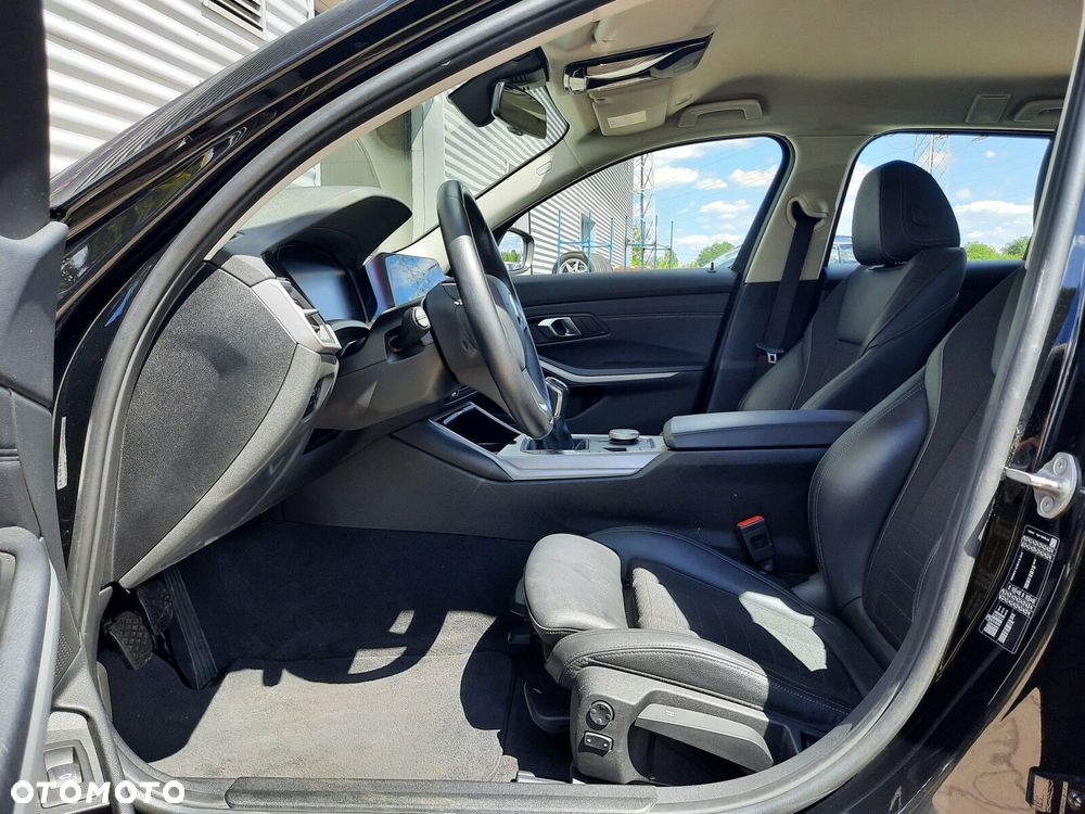 BMW Seria 3 318i Advantage - 11