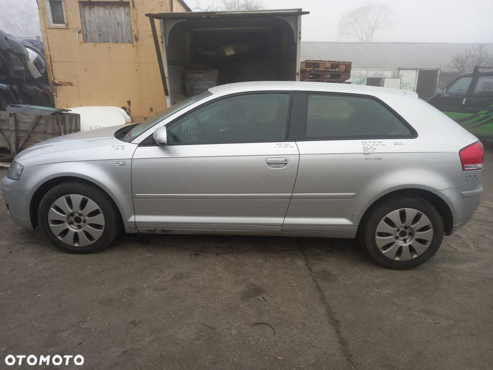 AUDI A3 8P DRZWI LEWE LY7W - 19