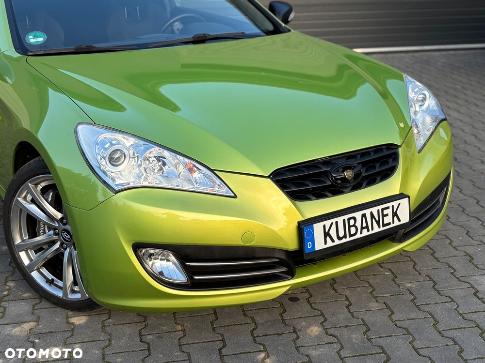 Hyundai Genesis Coupe 2.0 T - 32