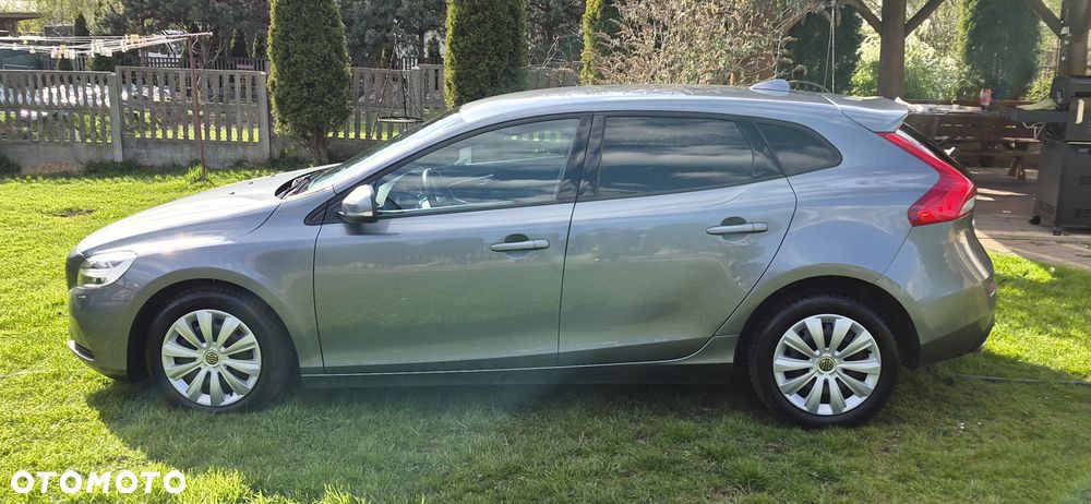 Volvo V40 T3 Momentum - 8