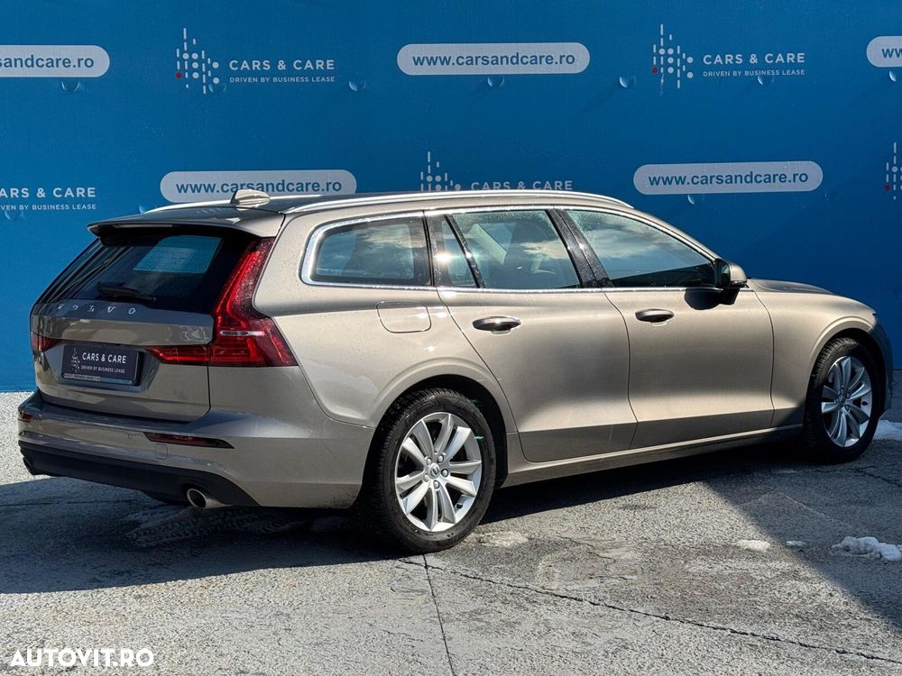 Volvo V60 B4 MHEV AT8 FWD Momentum Pro - 4