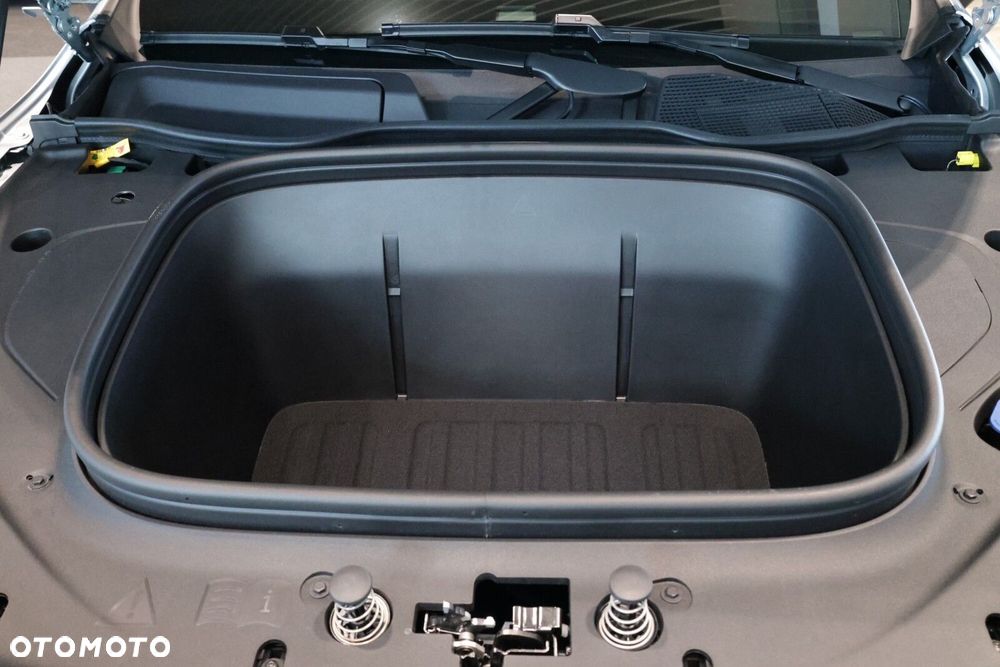 Mercedes-Benz GLB - 20