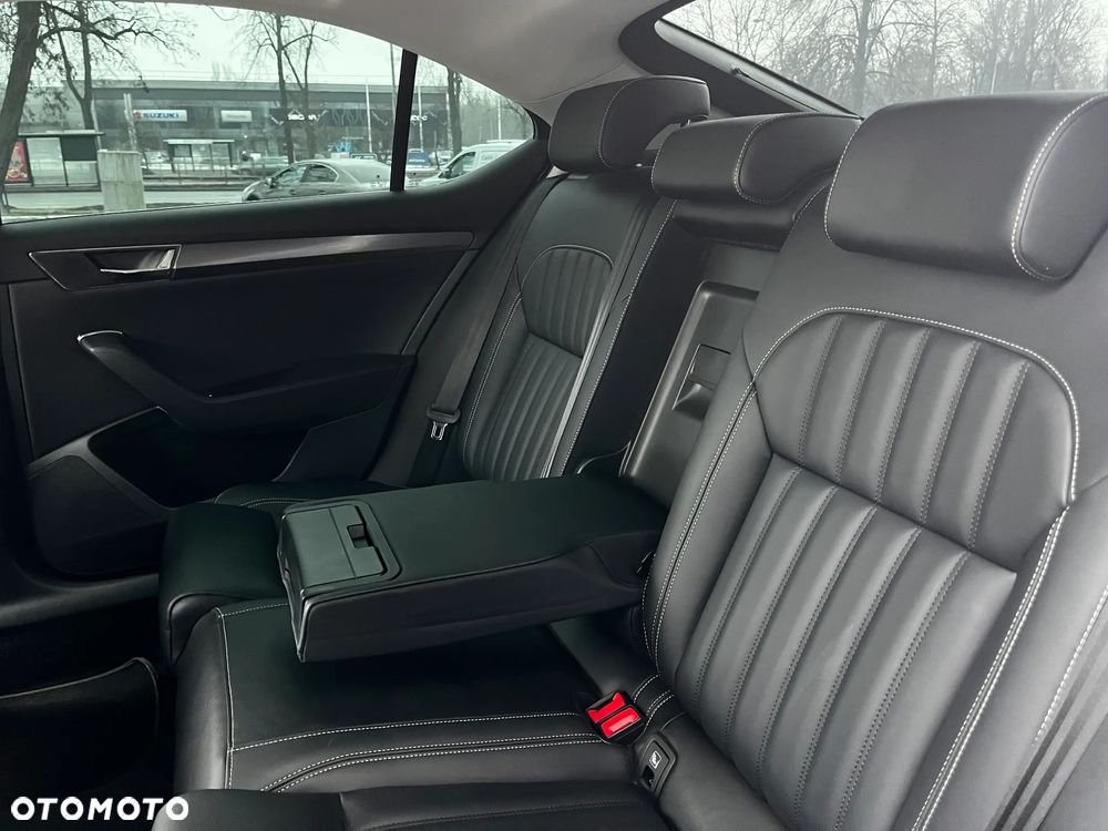 Skoda Superb 2.0 TDI SCR Style DSG - 9