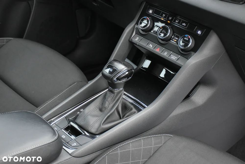 Skoda Karoq 1.5 TSI ACT Style DSG - 27