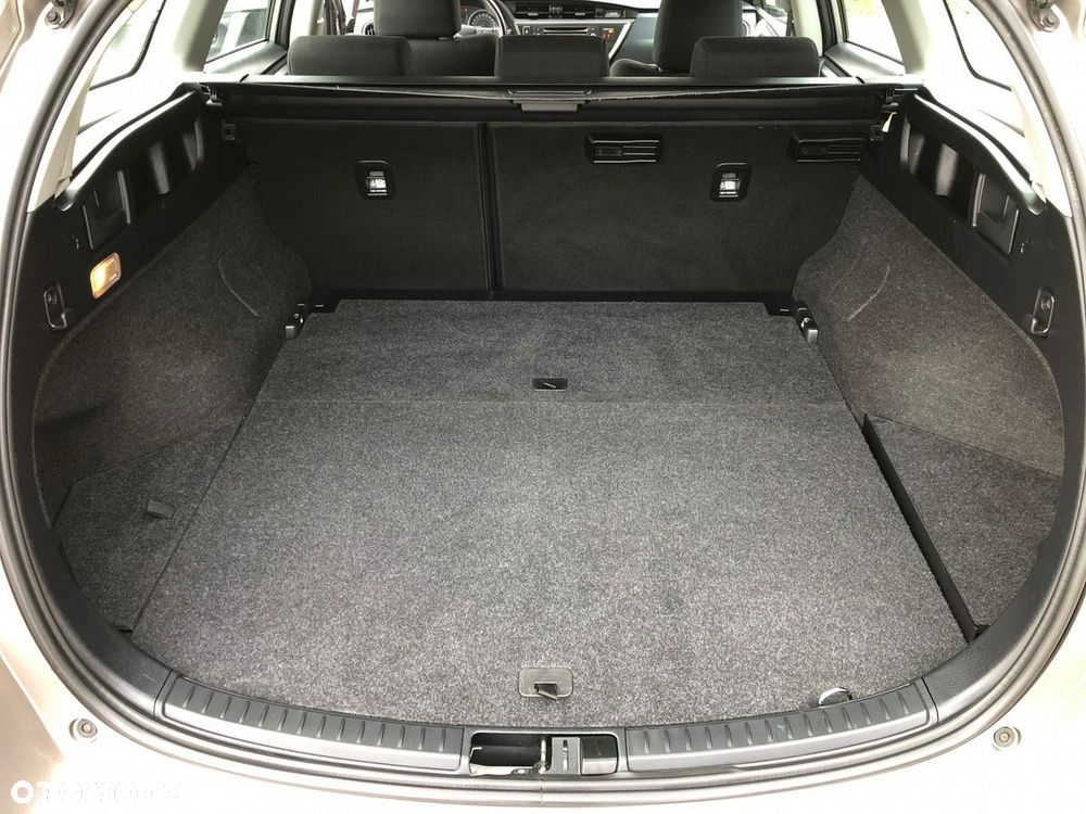 Toyota Auris - 12