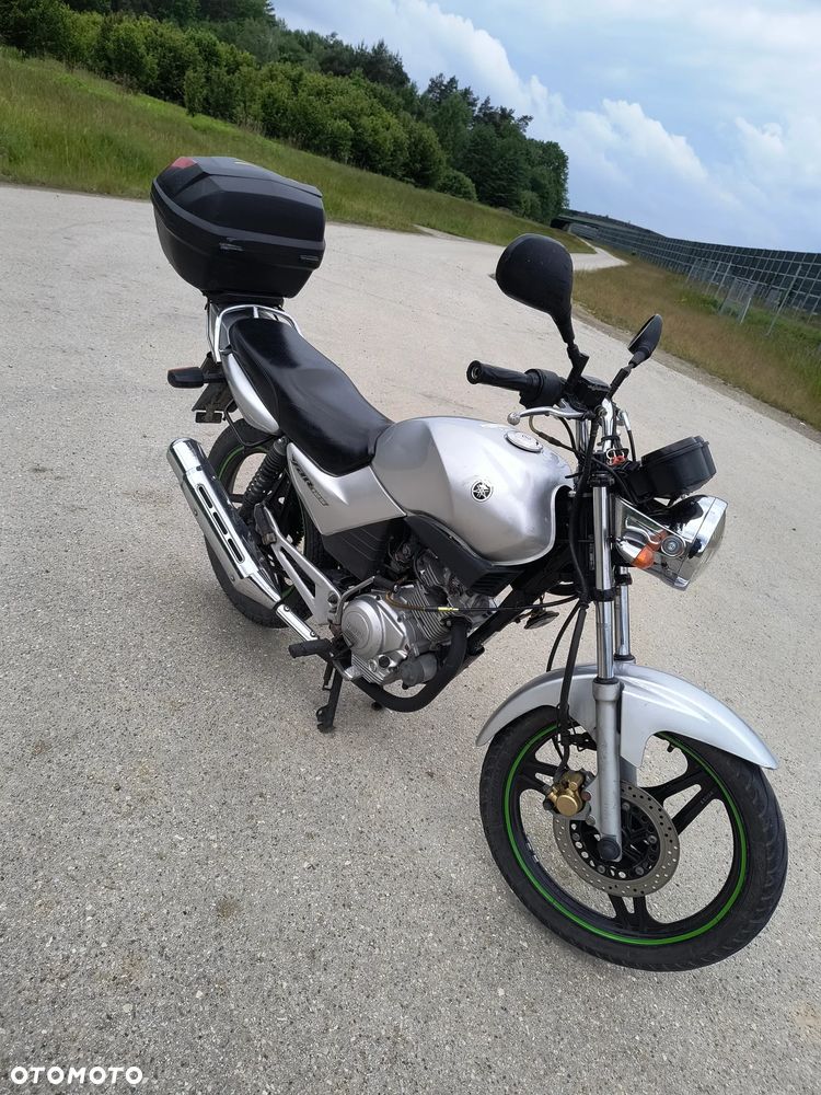Yamaha YBR - 9