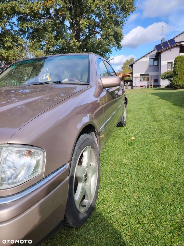 Mercedes-Benz C-Class 1994 photo 2
