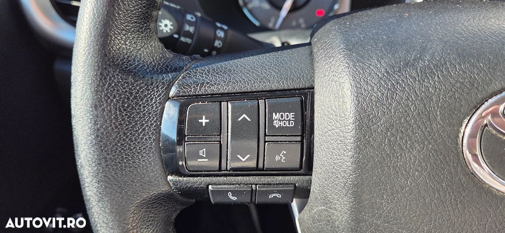 Toyota Hilux - 22