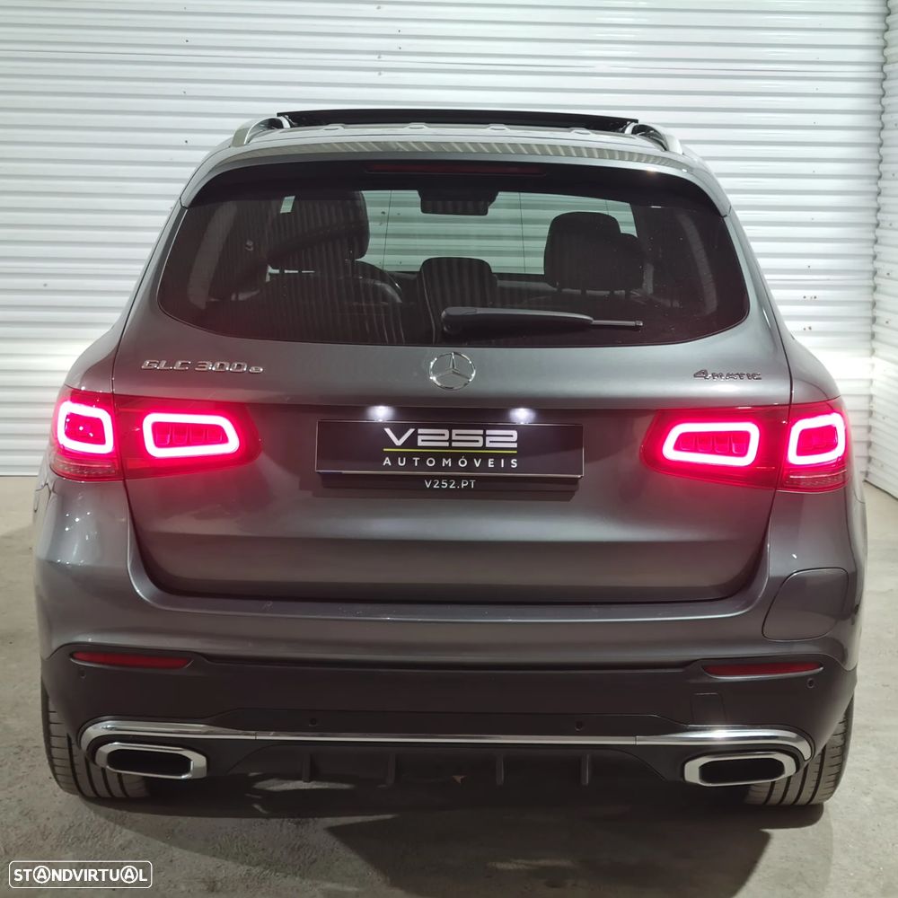 Mercedes-Benz GLC 300 e 4Matic 9G-TRONIC AMG Line - 5
